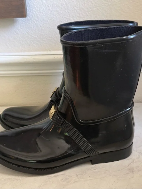 MICHAEL Michael Kors Glossy Black Mid-Calf Rain Boots - Picture 3 of 5